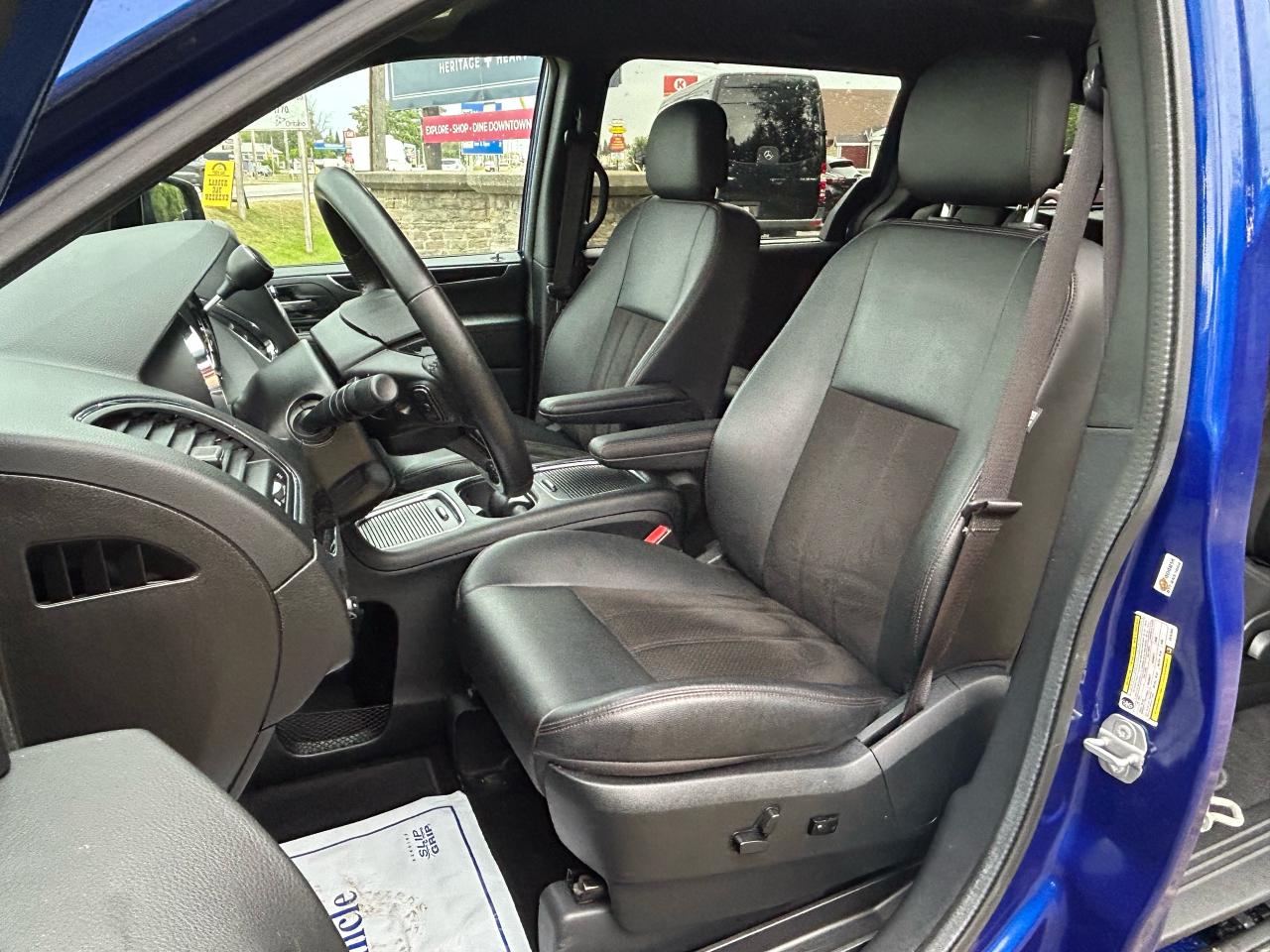 2020 Dodge Grand Caravan PREMIUM PLUS With only 40181 km - Photo #19
