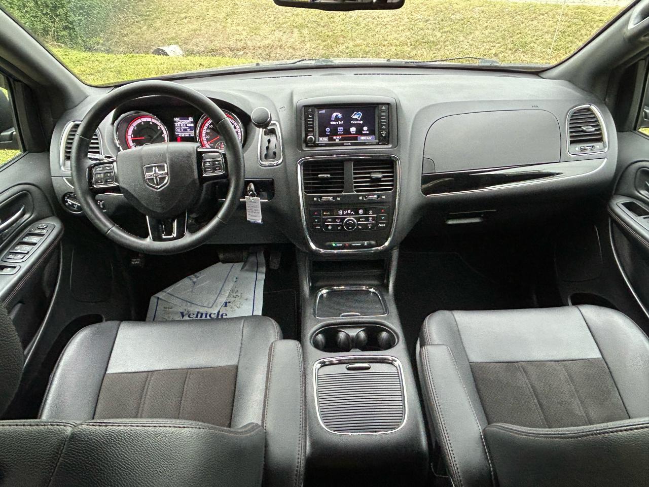 2020 Dodge Grand Caravan PREMIUM PLUS With only 40181 km - Photo #17