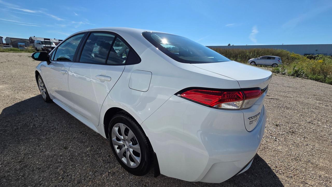 2022 Toyota Corolla LE - Photo #2