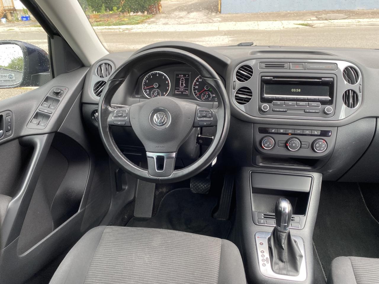 2014 Volkswagen Tiguan S Photo4