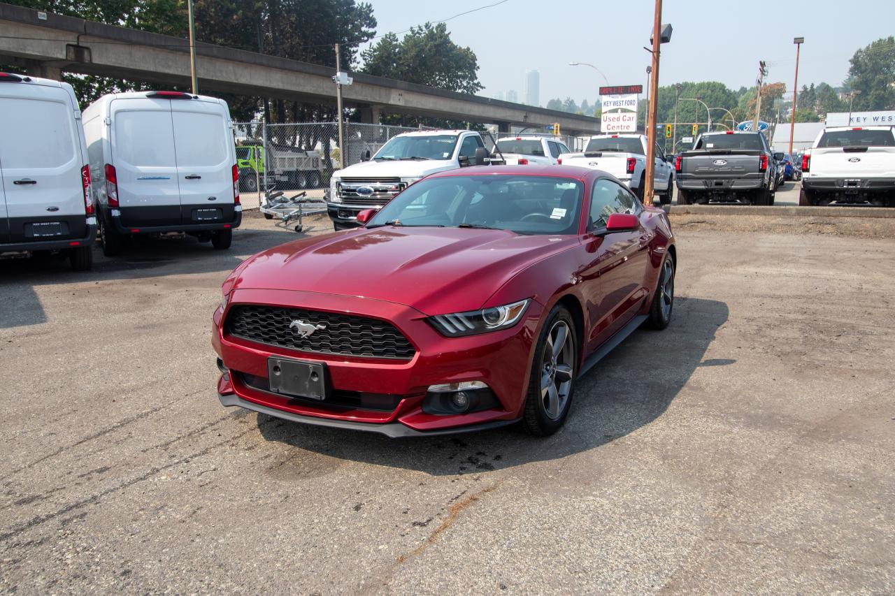 2016 Ford Mustang V6 Photo1