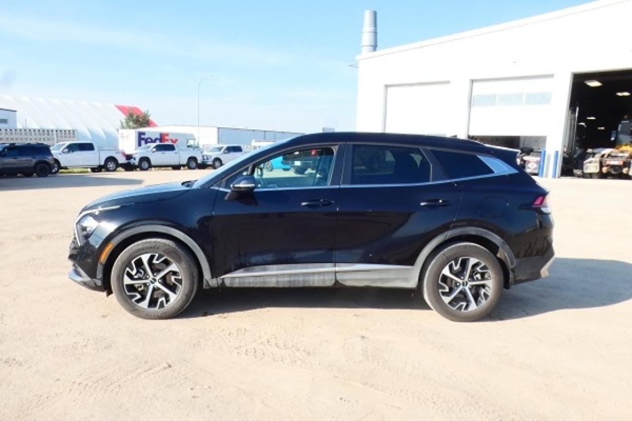 2024 Kia Sportage EX AWD w/Htd Leather, pano S/R, NAV, BUC