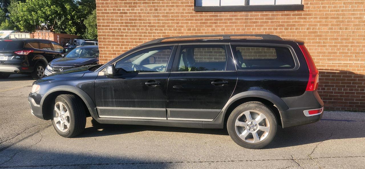 2008 Volvo XC70 5dr Wgn Photo