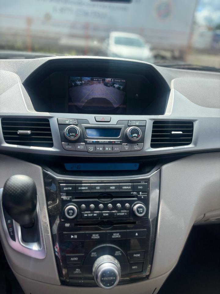 2011 Honda Odyssey Touring - Photo #17
