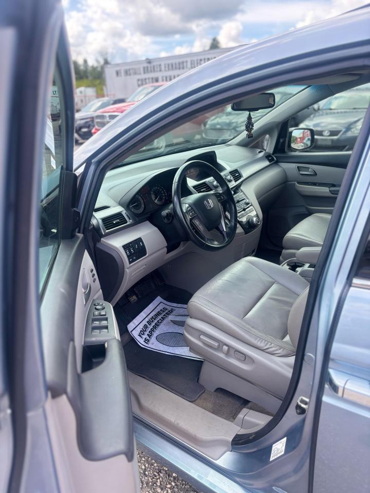 2011 Honda Odyssey Touring Photo3