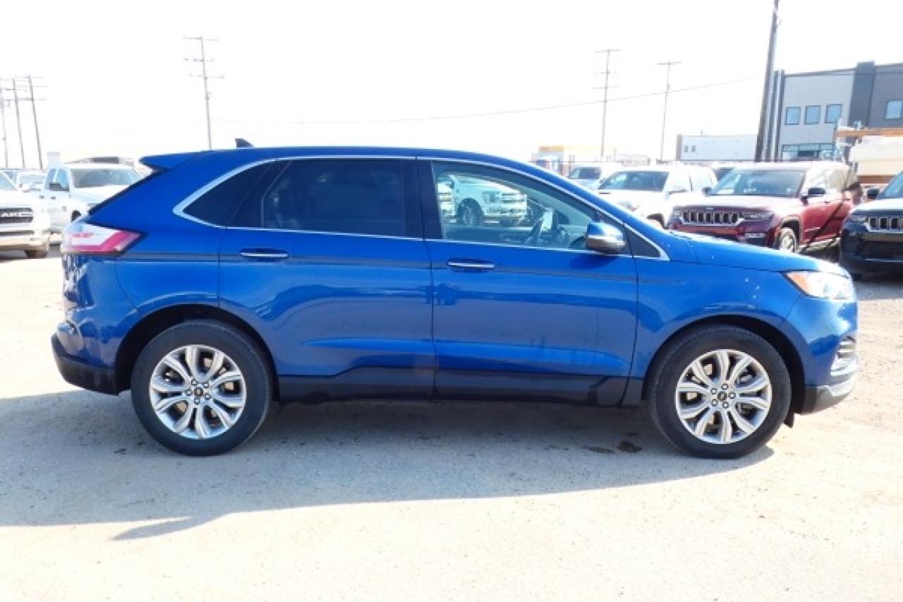 2023 Ford Edge Titanium AWD w/Htd Leather, pano S/R, BUC - Photo #5
