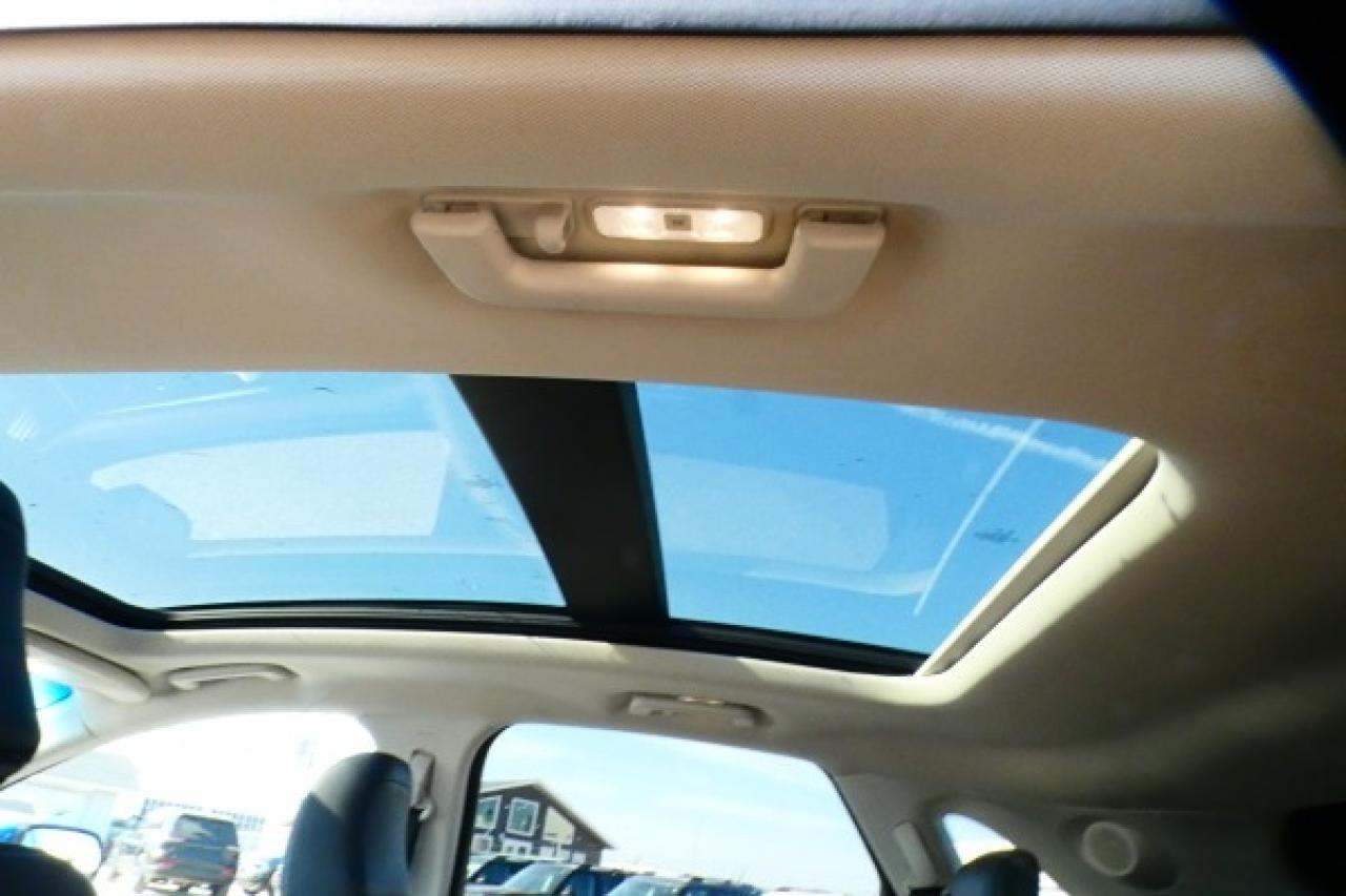 2023 Ford Edge Titanium AWD w/Htd Leather, pano S/R, BUC - Photo #18
