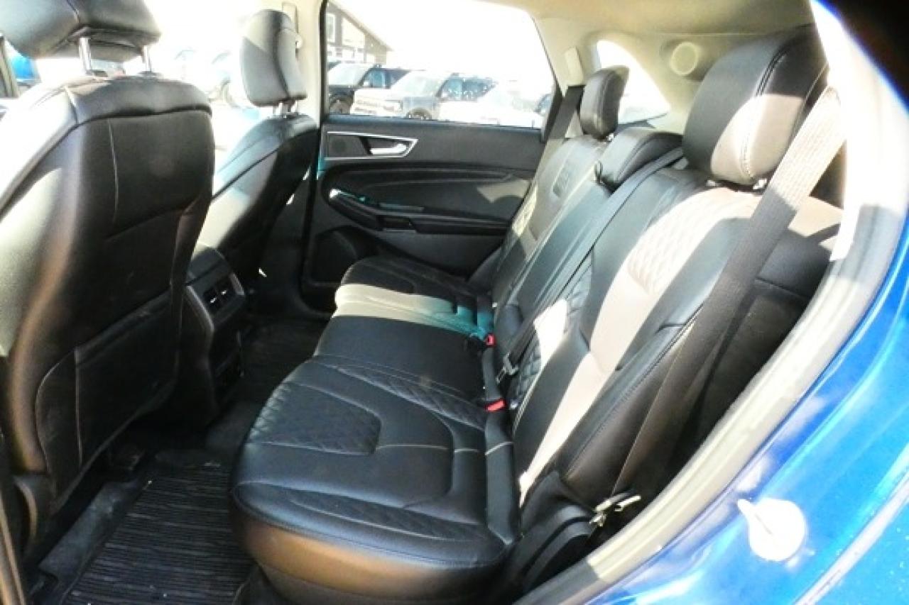 2023 Ford Edge Titanium AWD w/Htd Leather, pano S/R, BUC - Photo #10