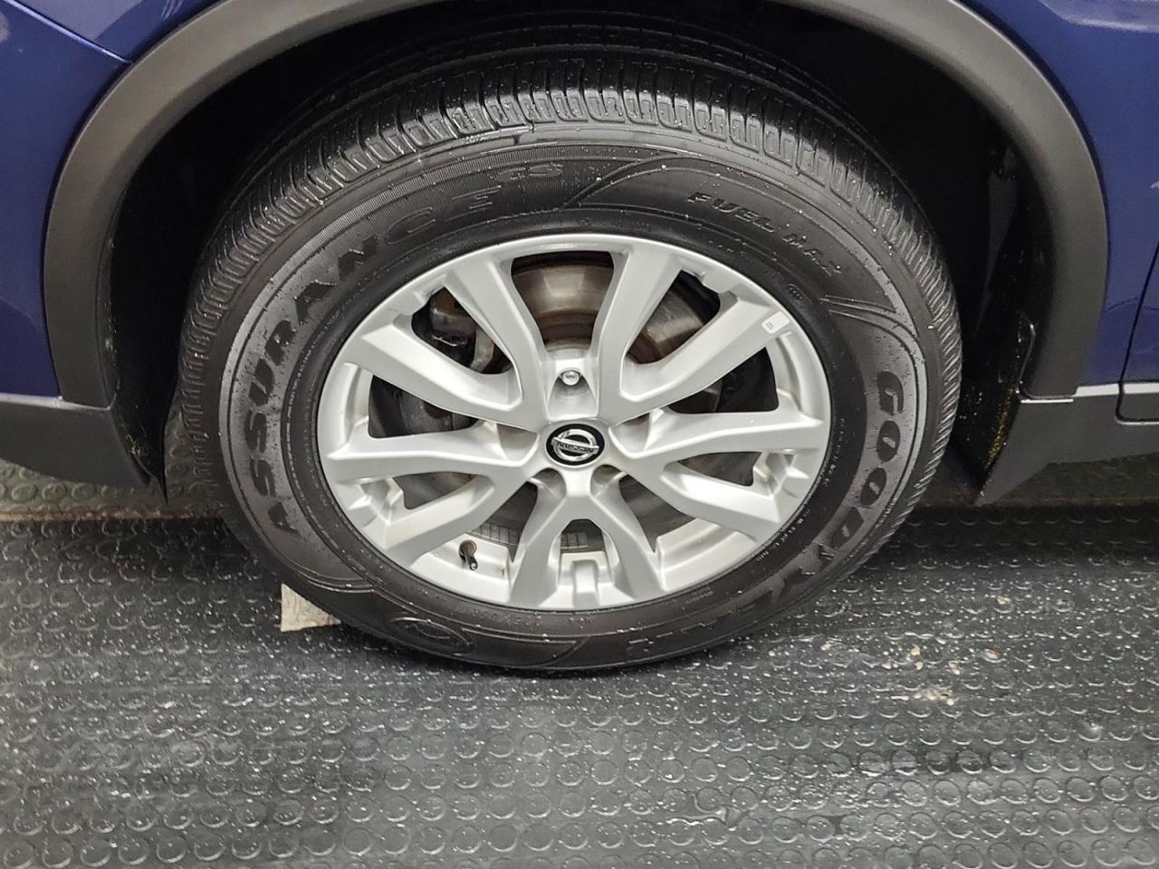 2020 Nissan Rogue SV Photo