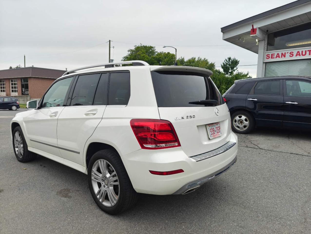 2014 Mercedes-Benz GLK-Class 4MATIC 4DR GLK 250 BLUETEC - Photo #3