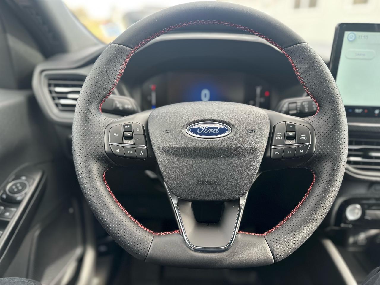 2025 Ford Escape ST-Line AWD Photo5