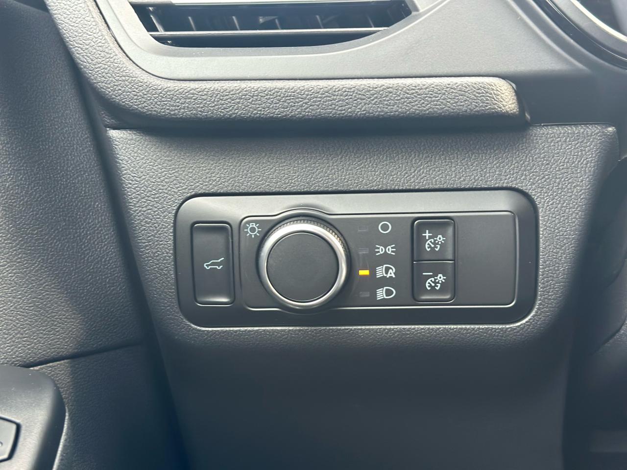 2025 Ford Escape ST-Line AWD Photo5