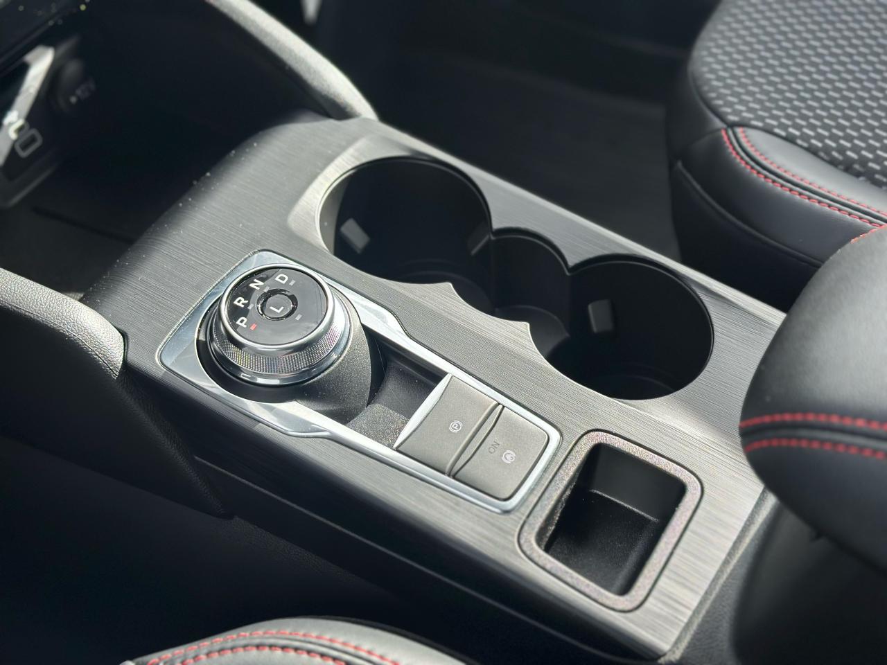 2025 Ford Escape ST-Line AWD Photo5