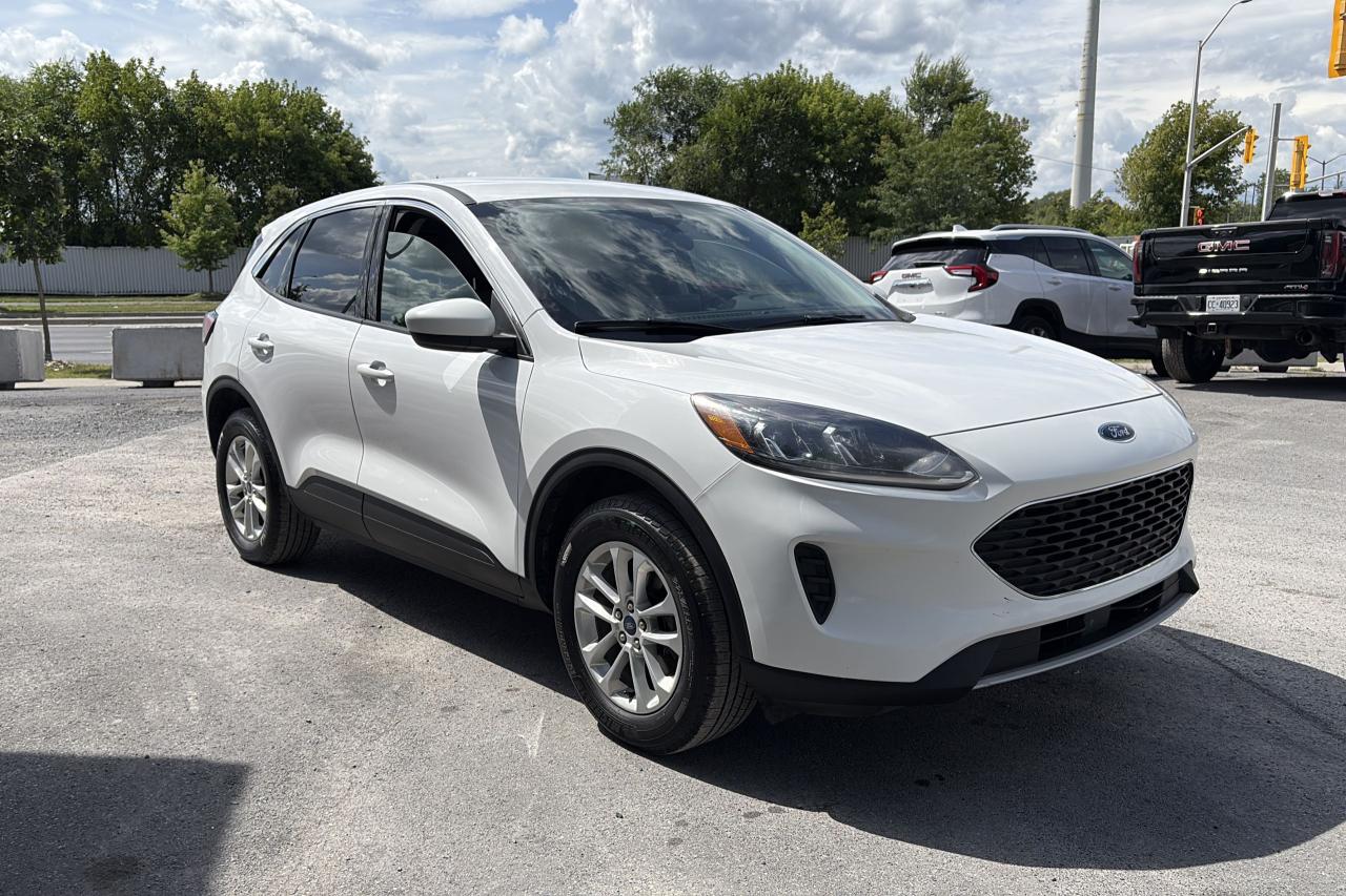 2021 Ford Escape SE - Photo #4