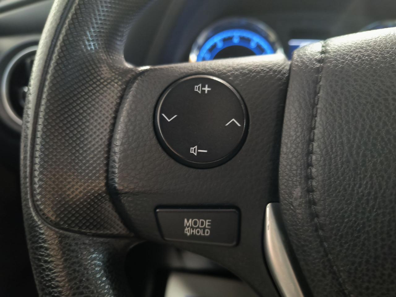 2019 Toyota Corolla LE Photo0
