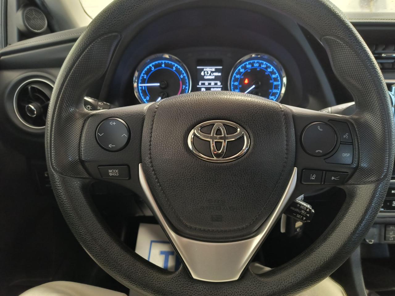 2019 Toyota Corolla LE Photo0