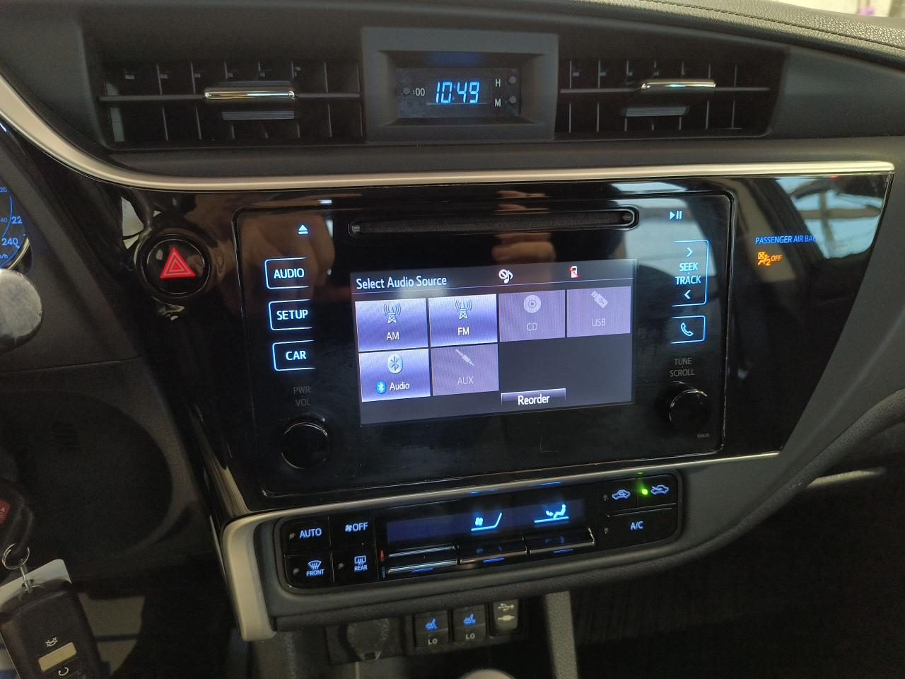 2019 Toyota Corolla LE Photo0