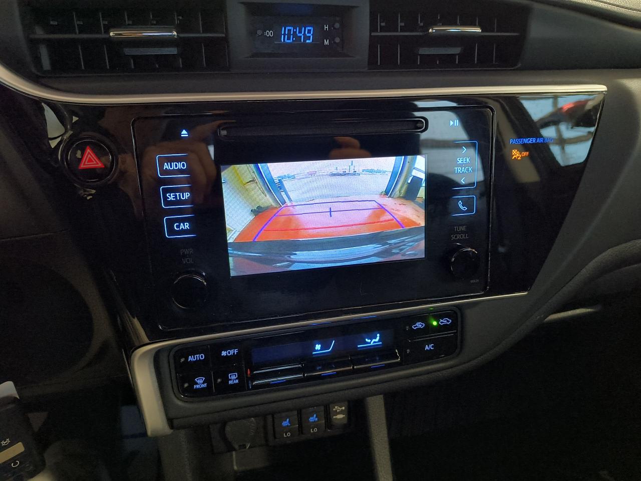 2019 Toyota Corolla LE Photo0