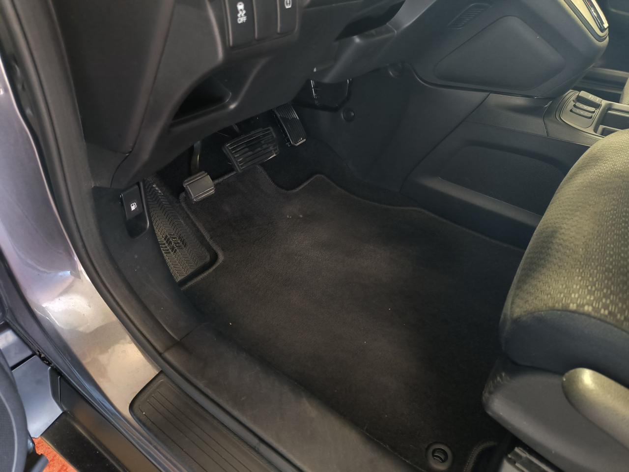 2016 Honda CR-V LX AWD Photo0