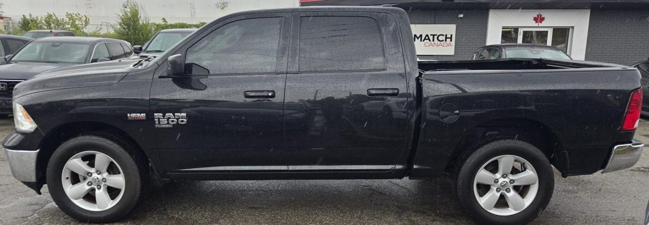2019 RAM 1500 Classic SLT / NO ACCIDENTS / 4WD / CREW CAB / HEMI - Photo #2