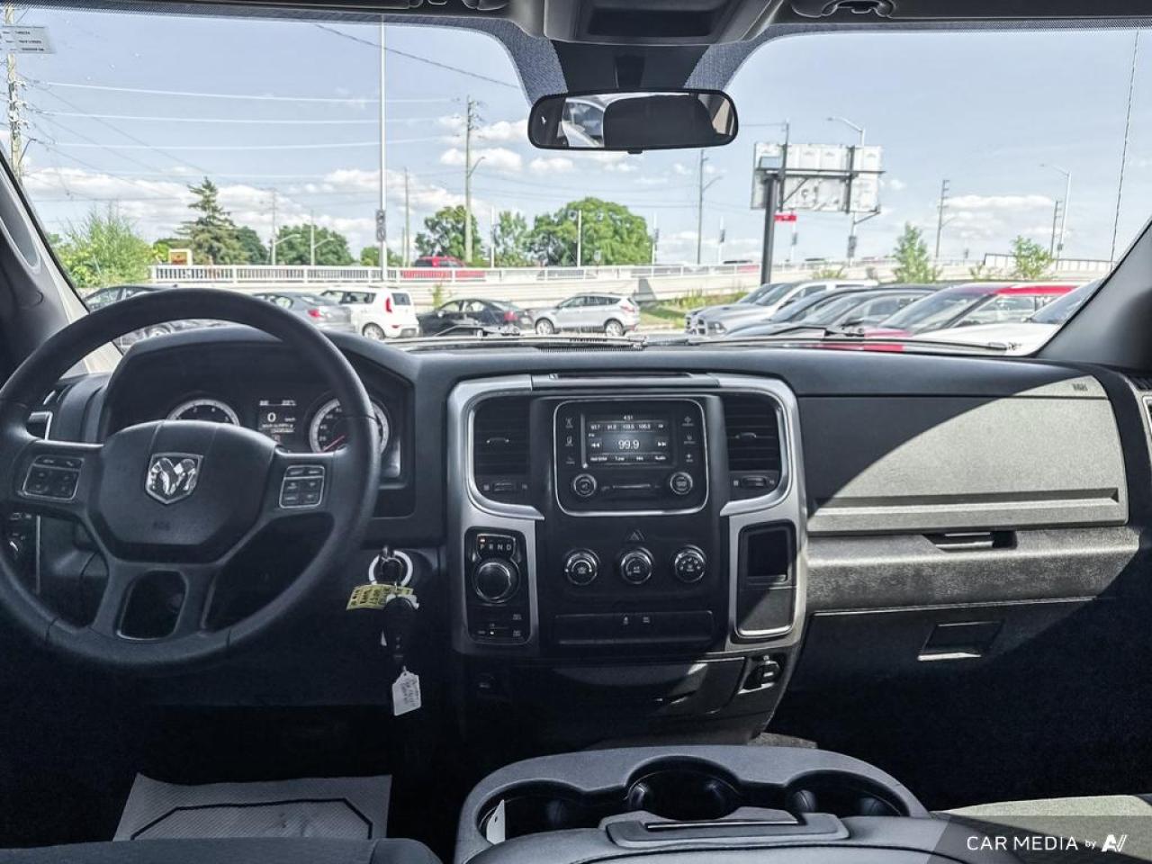 2019 RAM 1500 Classic SLT / NO ACCIDENTS / 4WD / CREW CAB / HEMI - Photo #12