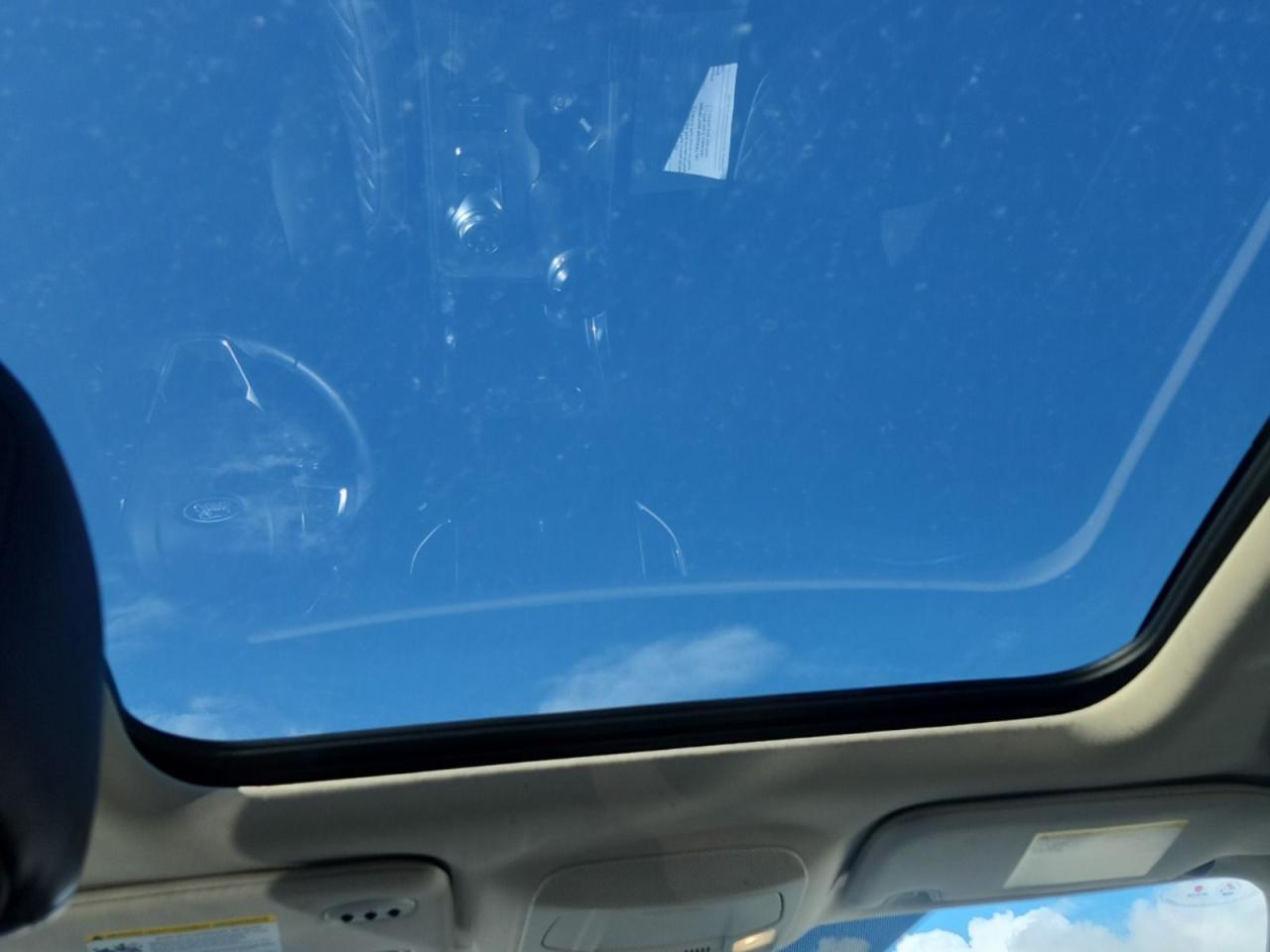 2023 Ford Edge Titanium Photo4