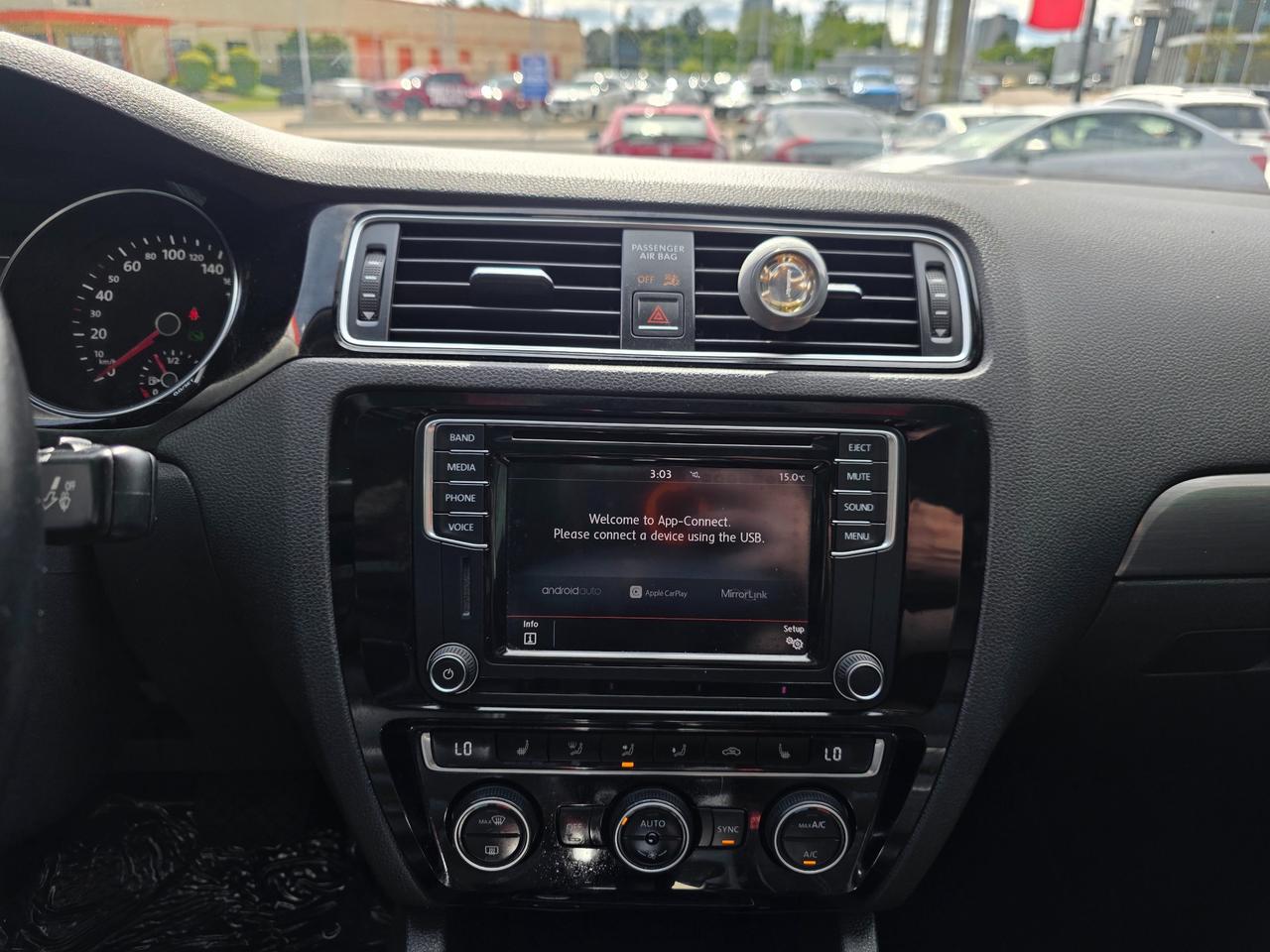 2017 Volkswagen Jetta 1.8 TSI Highline NEW ARRIVAL | Leather | Sunroof Photo