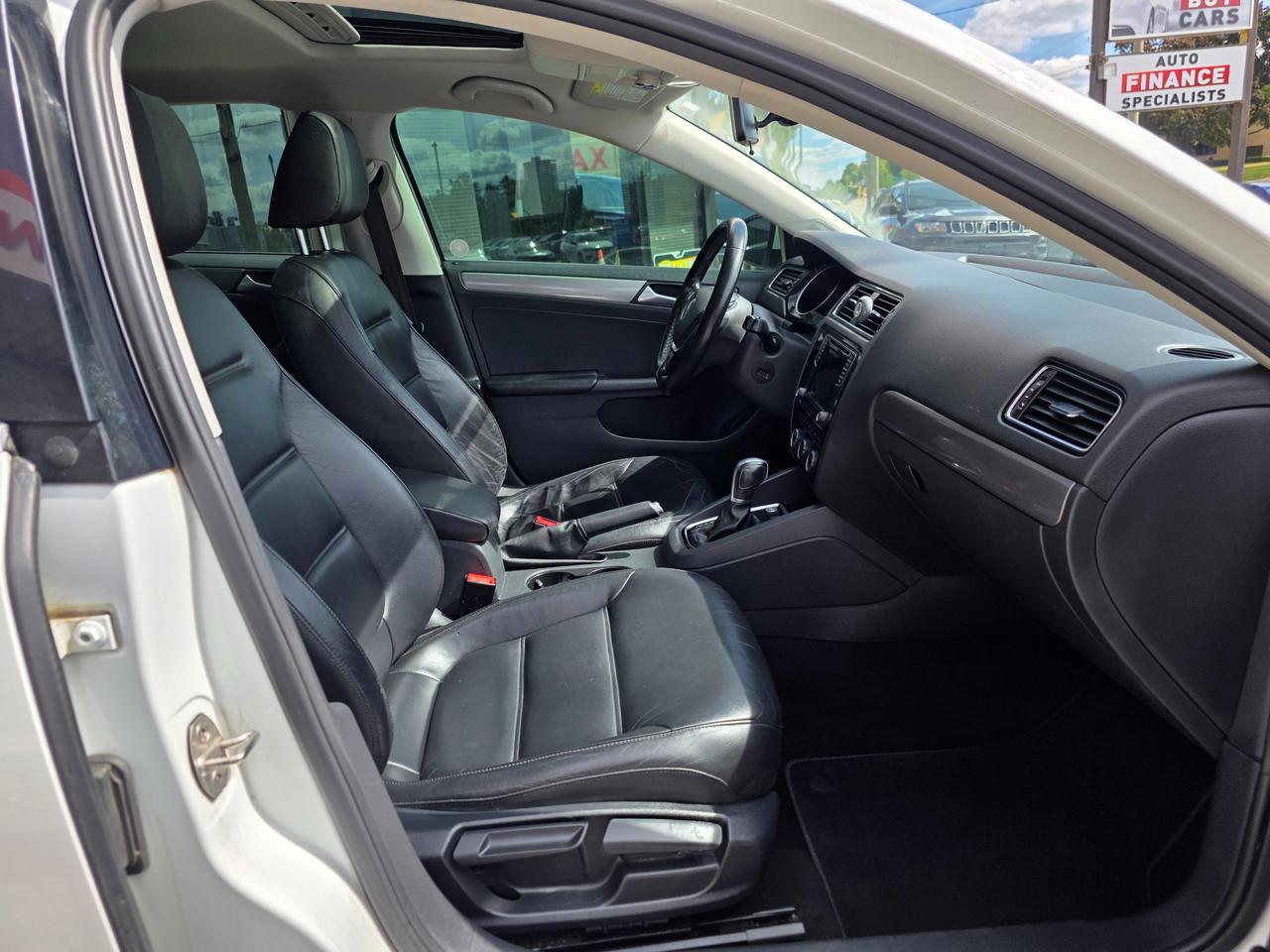 2017 Volkswagen Jetta 1.8 TSI Highline NEW ARRIVAL | Leather | Sunroof Photo