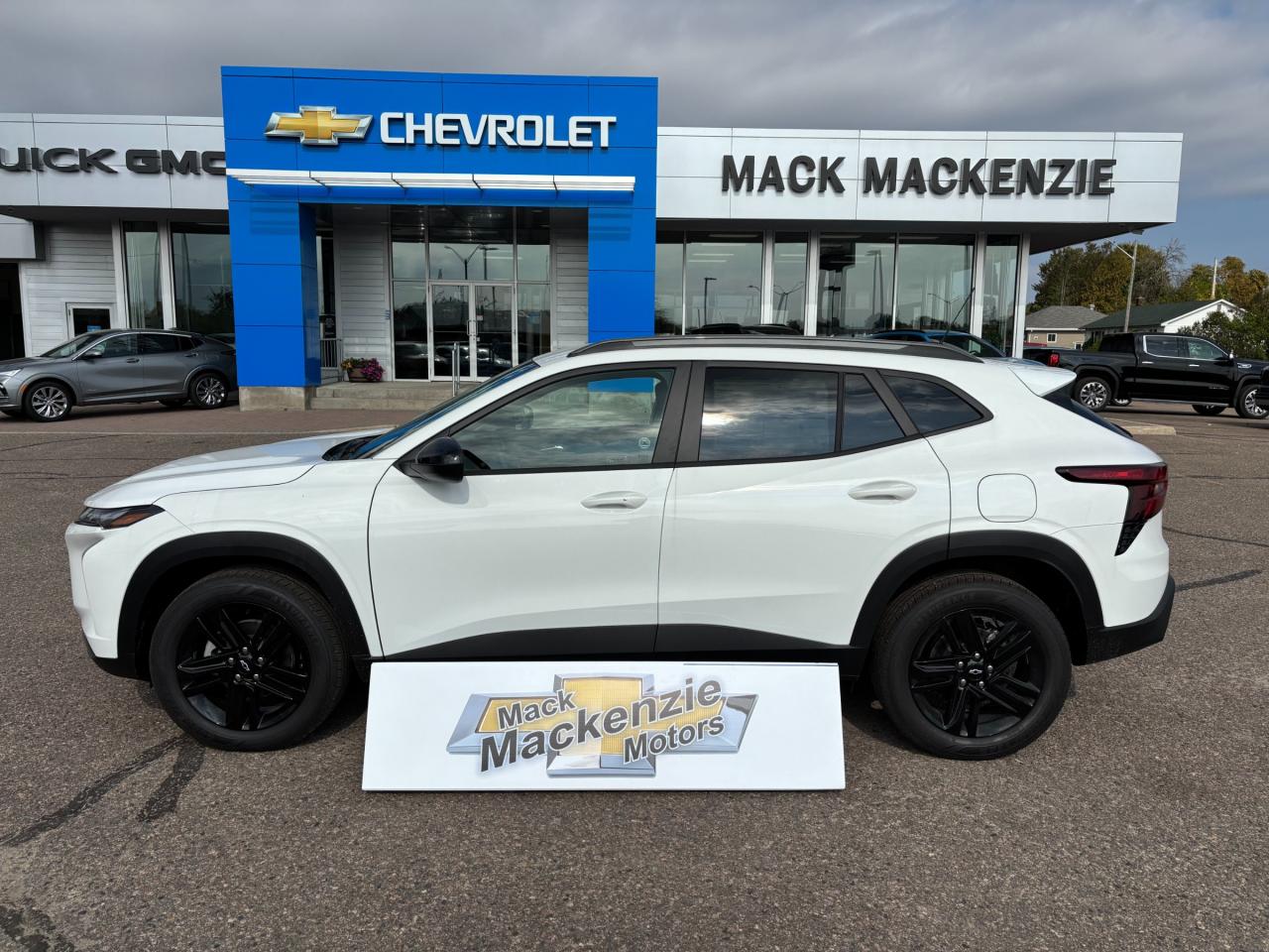 2025 Chevrolet Trax ACTIV 2025 Chevrolet Trax Activ FWD Photo3