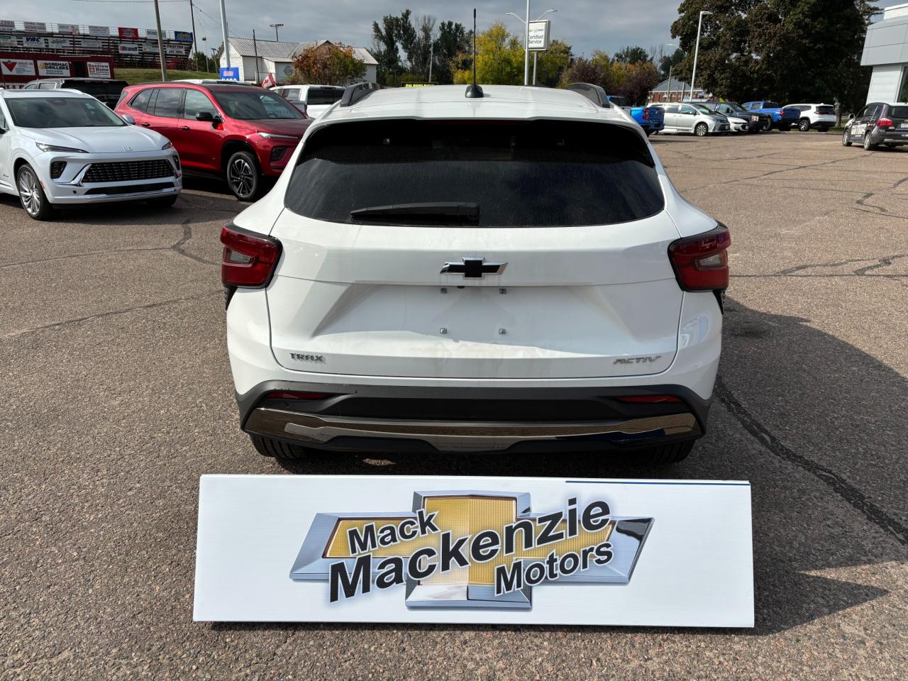 2025 Chevrolet Trax ACTIV 2025 Chevrolet Trax Activ FWD Photo2