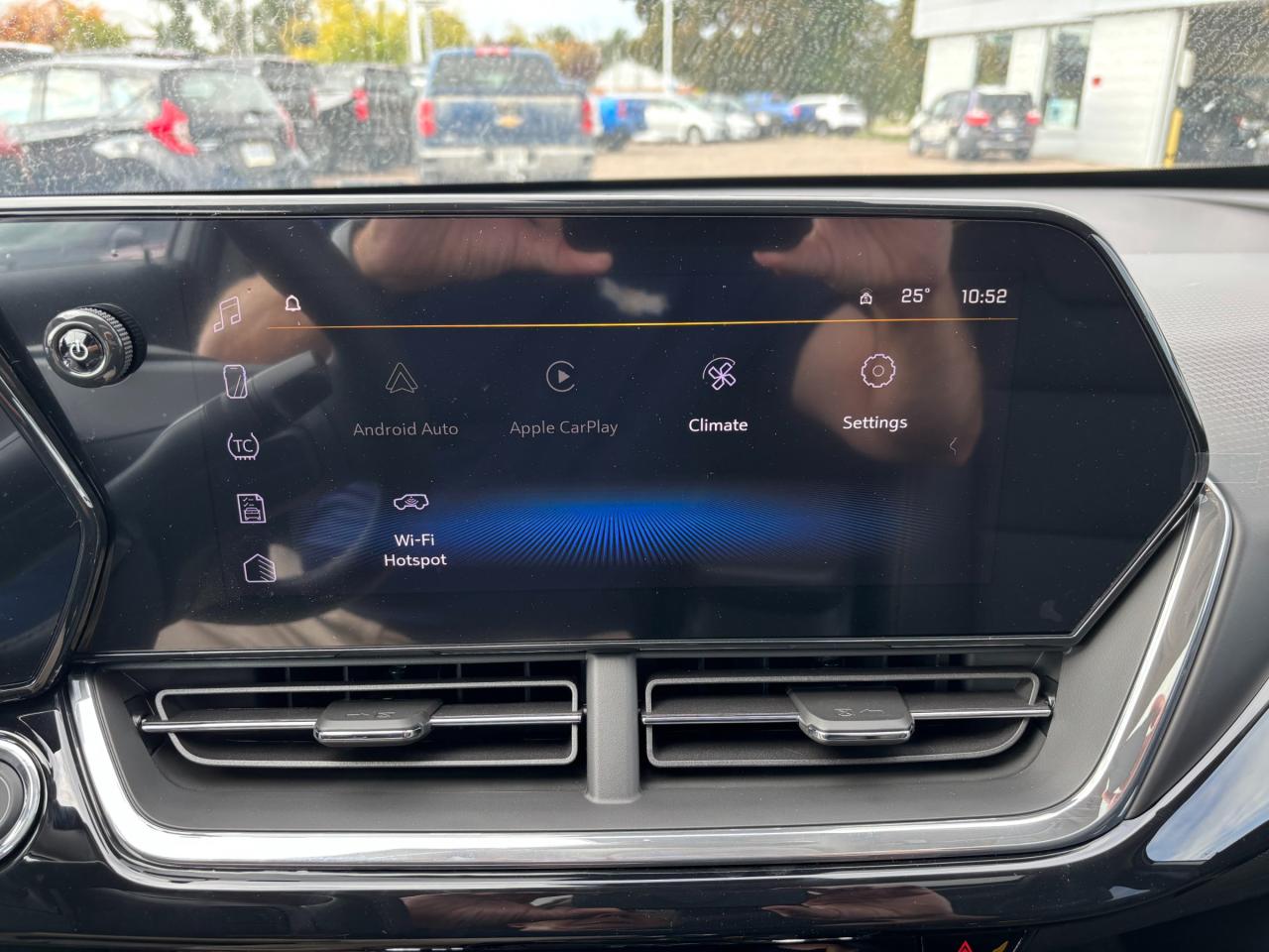 2025 Chevrolet Trax ACTIV 2025 Chevrolet Trax Activ FWD Photo