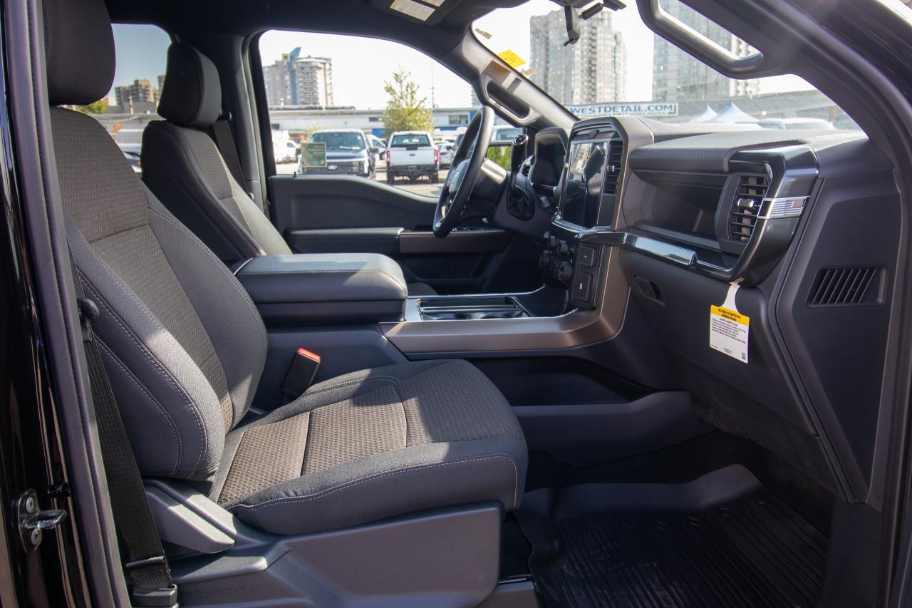 2025 Ford F-150 STX 4WD SuperCrew 5.5' Box Photo5