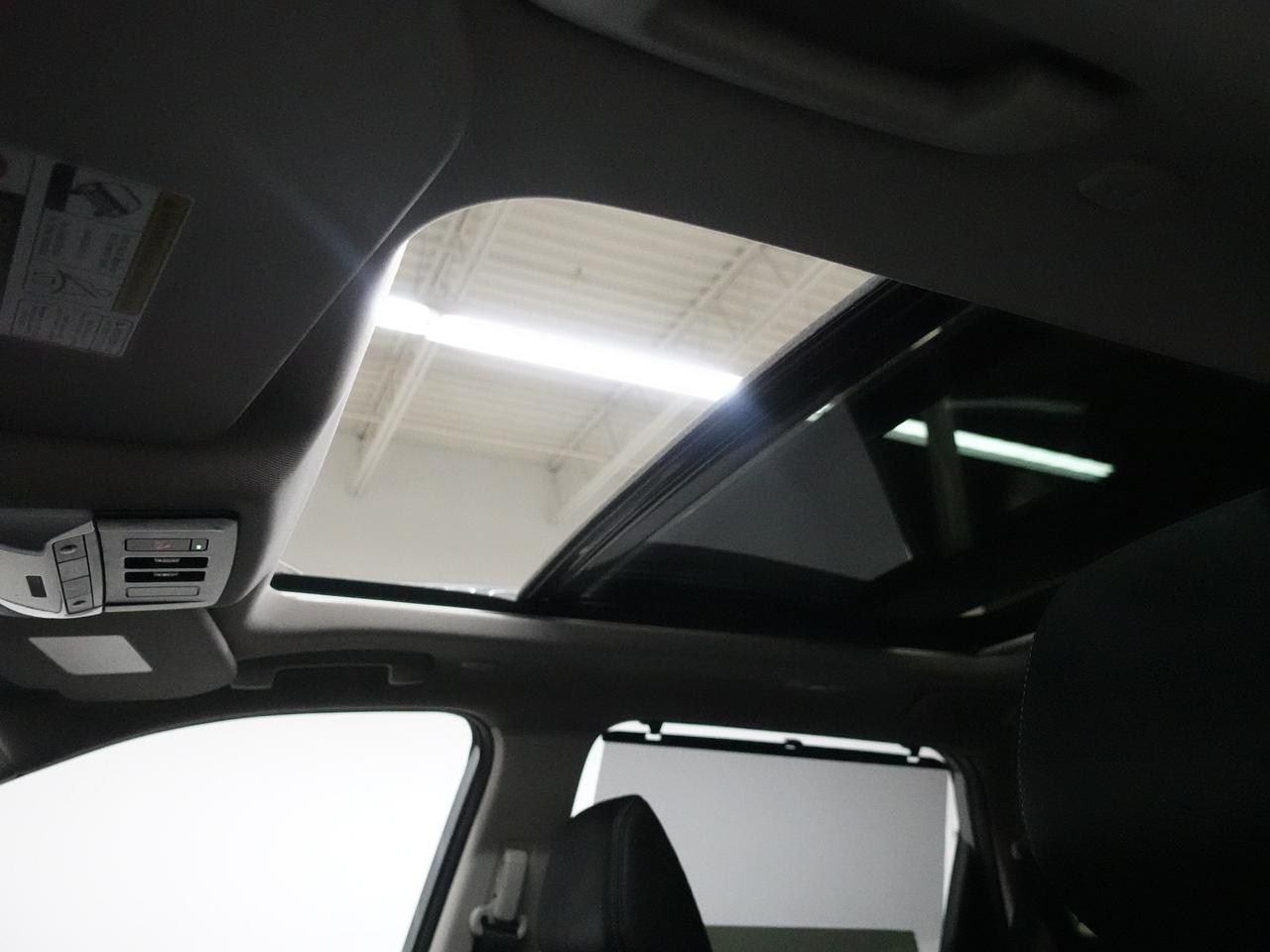 2024 Nissan Rogue SL | AWD | Nav | Leather | Pano roof | CarPlay Photo