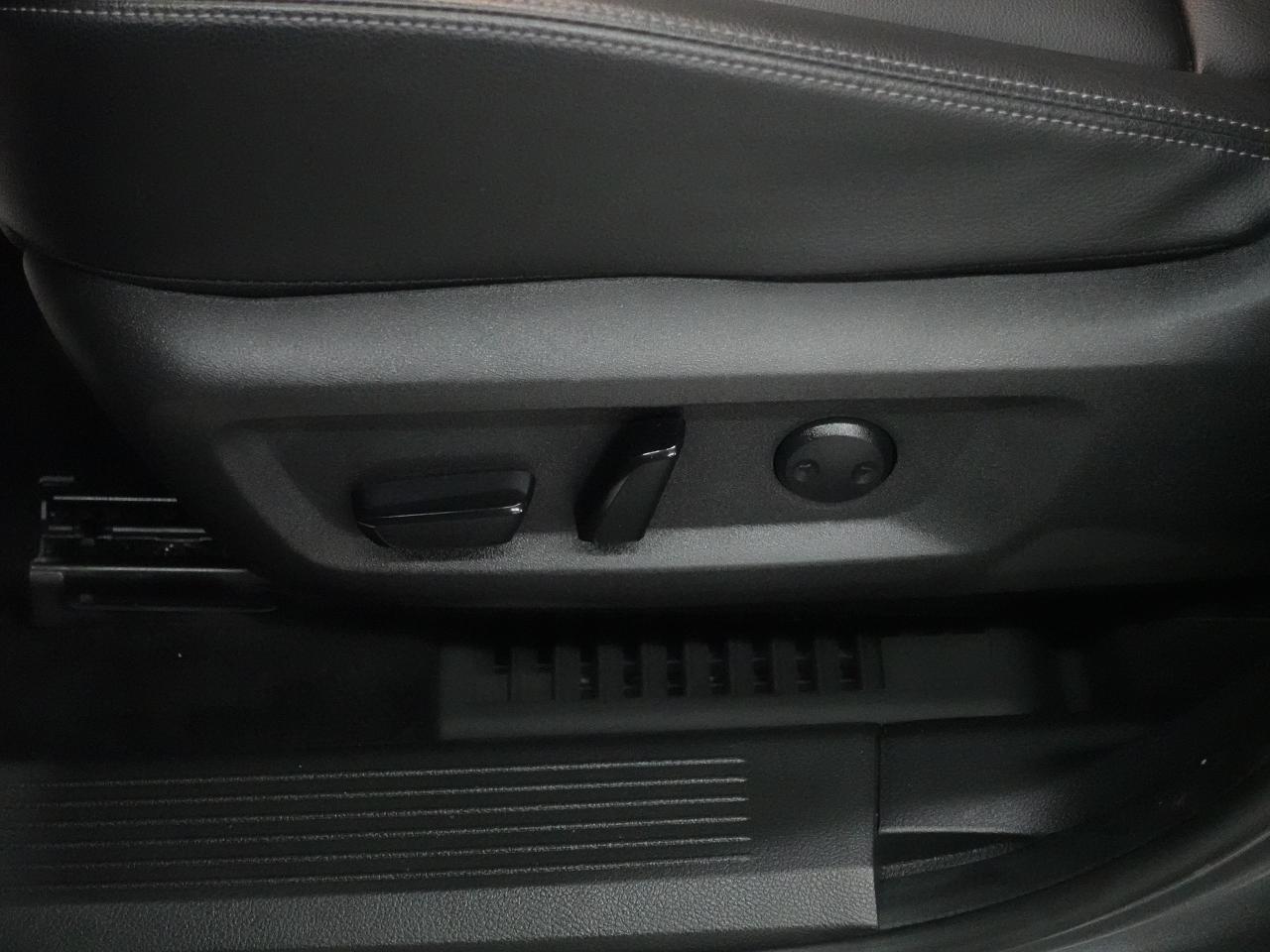 2024 Nissan Rogue SL | AWD | Nav | Leather | Pano roof | CarPlay