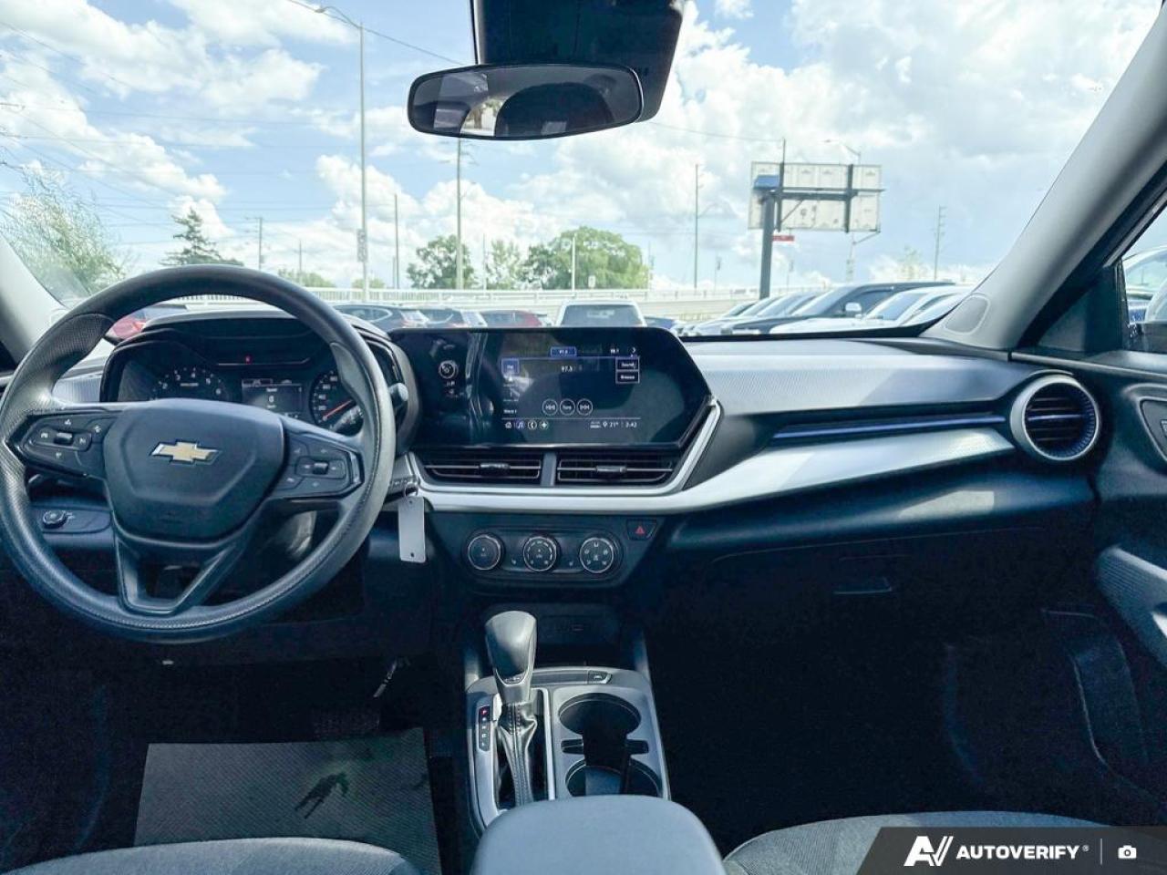 2024 Chevrolet Trax LS / NO ACCIDENTS / HTD SEATS / BLUETOOTH / AUTO - Photo #12