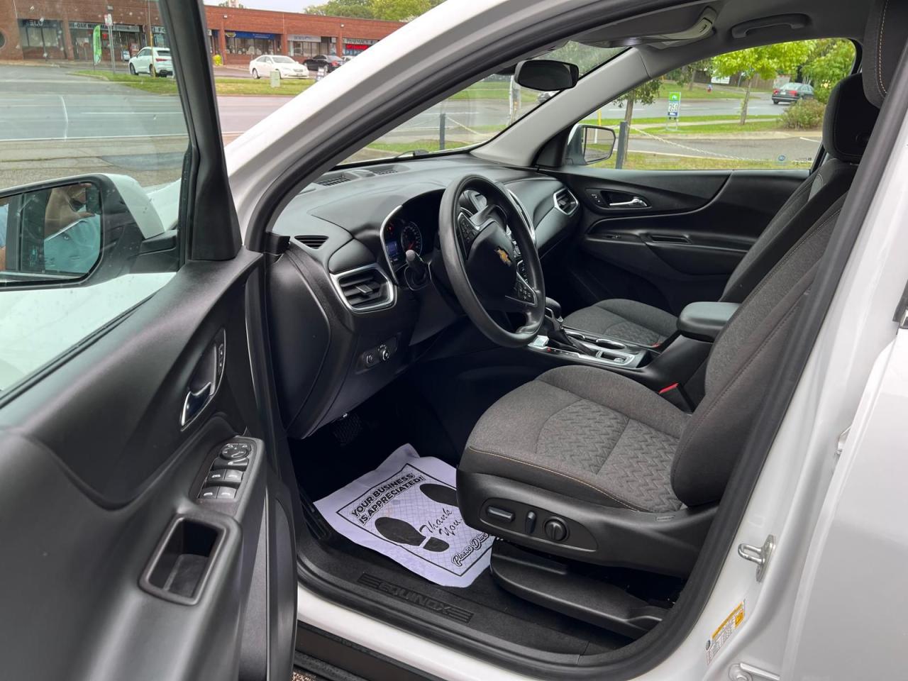 2022 Chevrolet Equinox LT - Photo #9