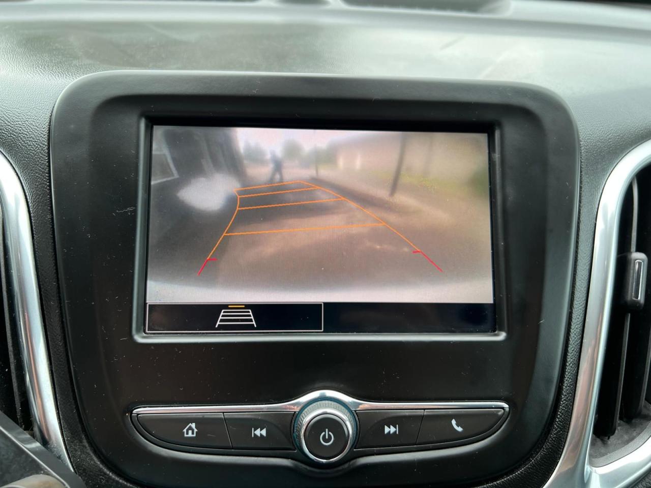 2022 Chevrolet Equinox LT - Photo #18