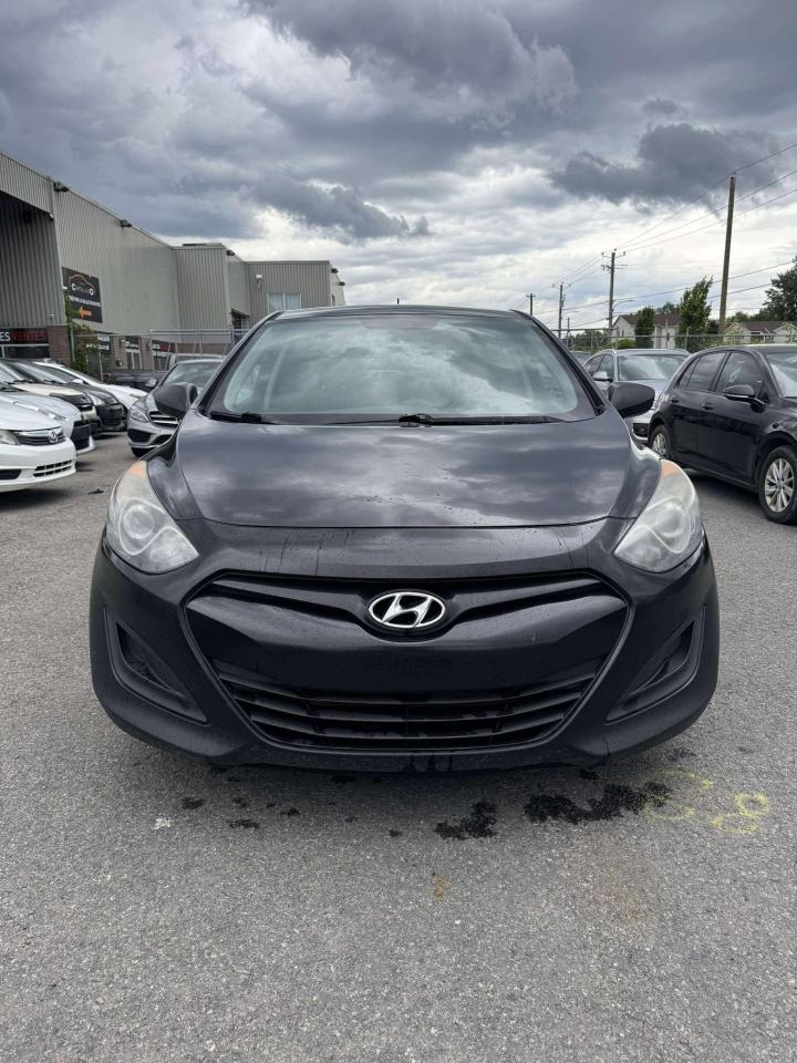 2014 Hyundai Elantra GT GL - Photo #2