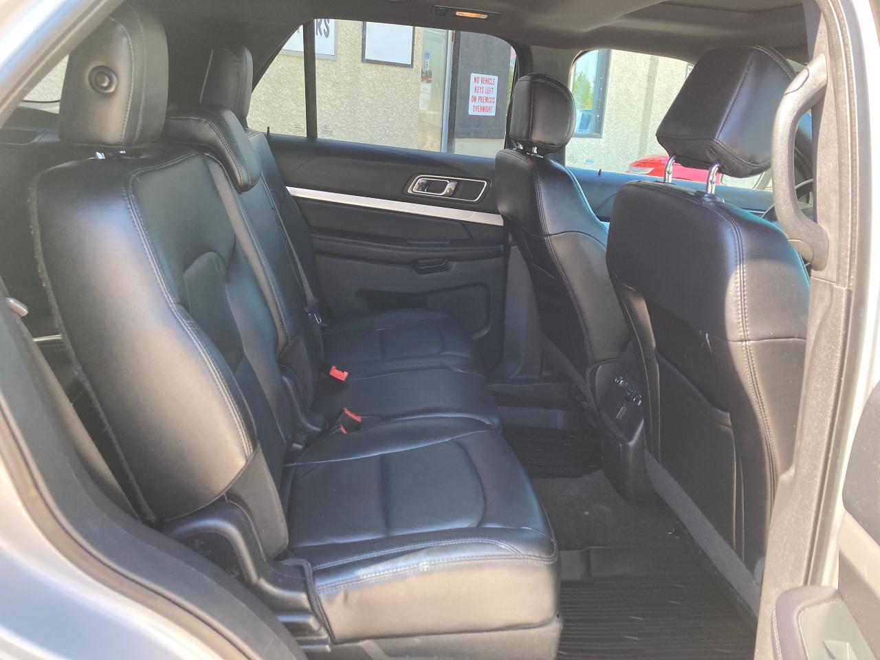 2017 Ford Explorer XLT - Photo #10