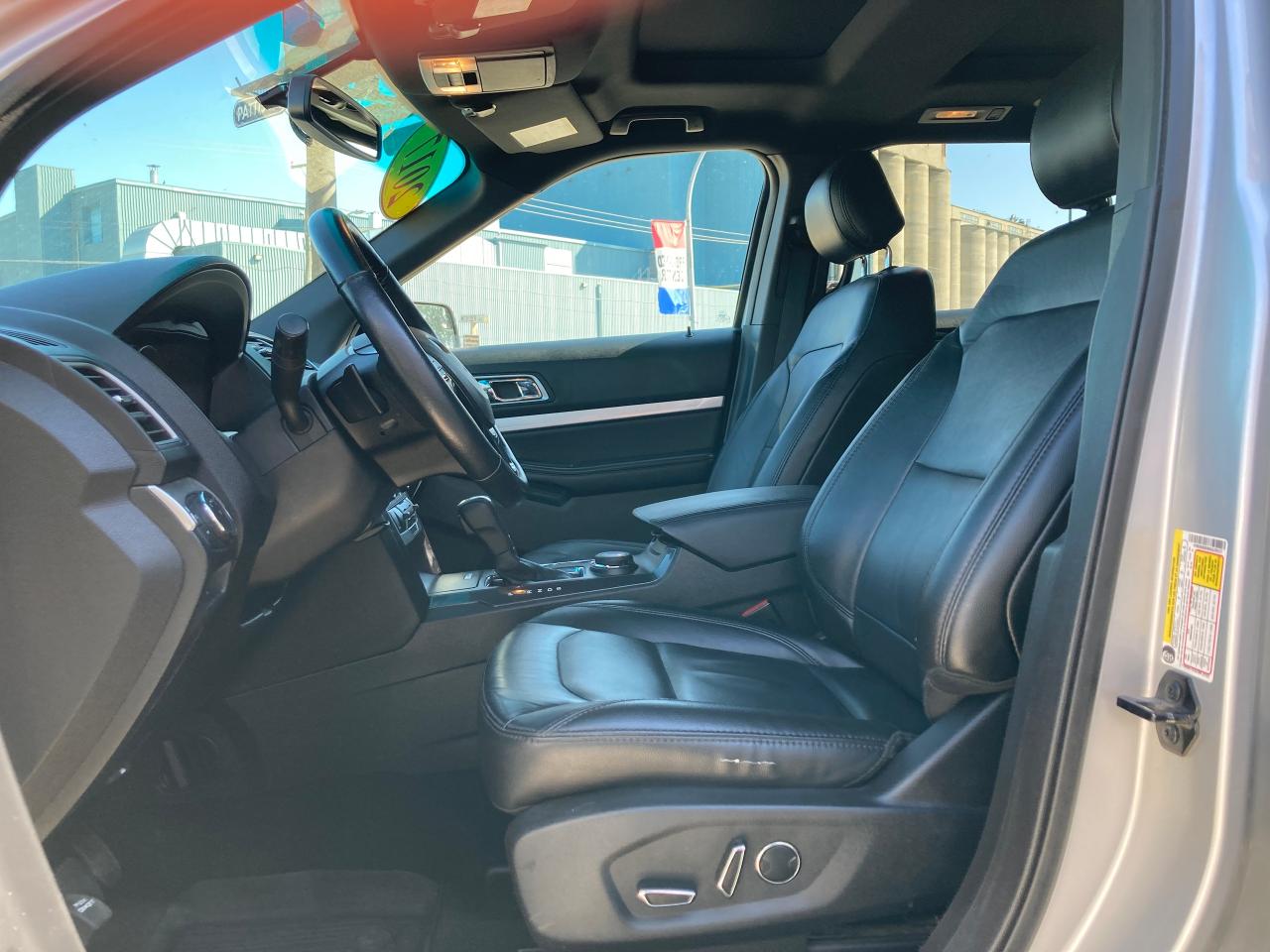 2017 Ford Explorer XLT - Photo #6