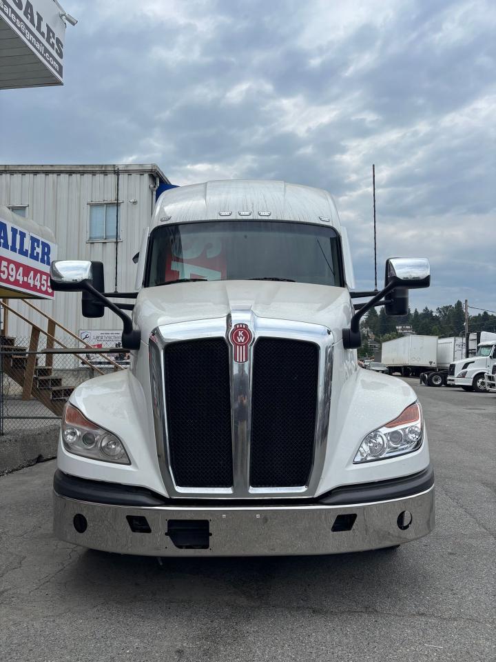 2023 Kenworth T680 Highway Tractor  - Photo #2