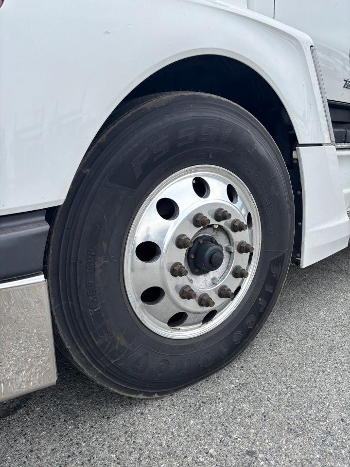 2023 Kenworth T680 Highway Tractor  - Photo #12