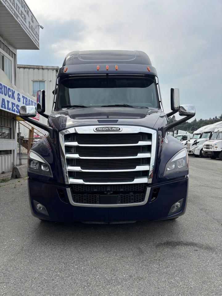 2024 Freightliner CASCADIA  - Photo #2