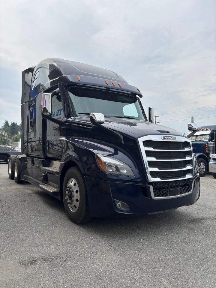 2024 Freightliner CASCADIA  - Photo #3