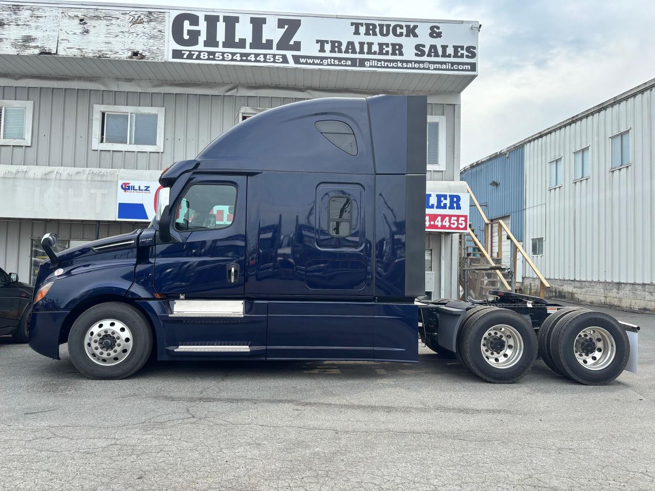 2024 Freightliner CASCADIA  - Photo #4
