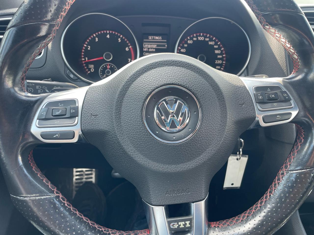 2011 Volkswagen Golf 20.0 Turbo - Photo #17