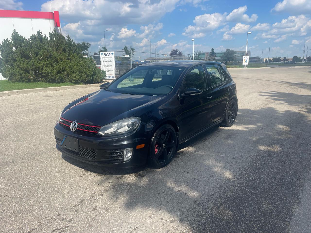 Used 2011 Volkswagen Golf 20.0 Turbo for sale in Winnipeg, MB