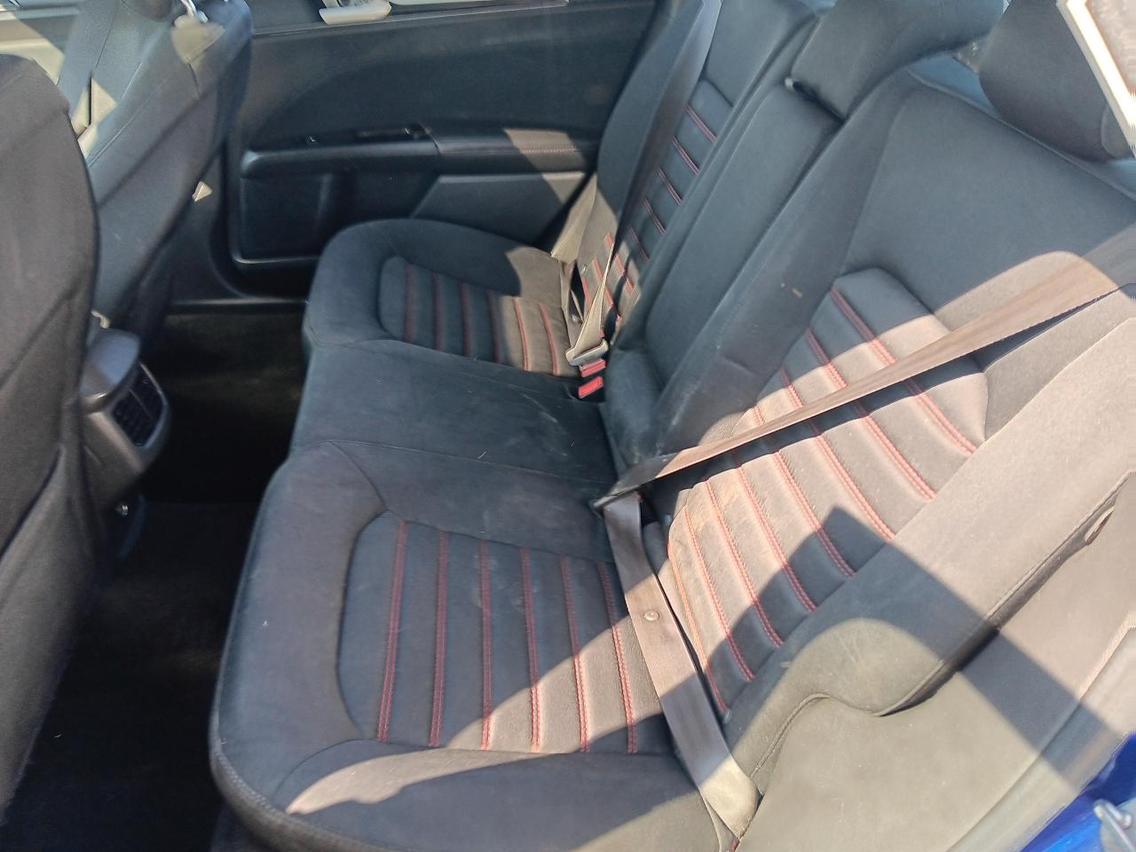 2013 Ford Fusion SE Automatic, Sunroof, Park Assist - Photo #14