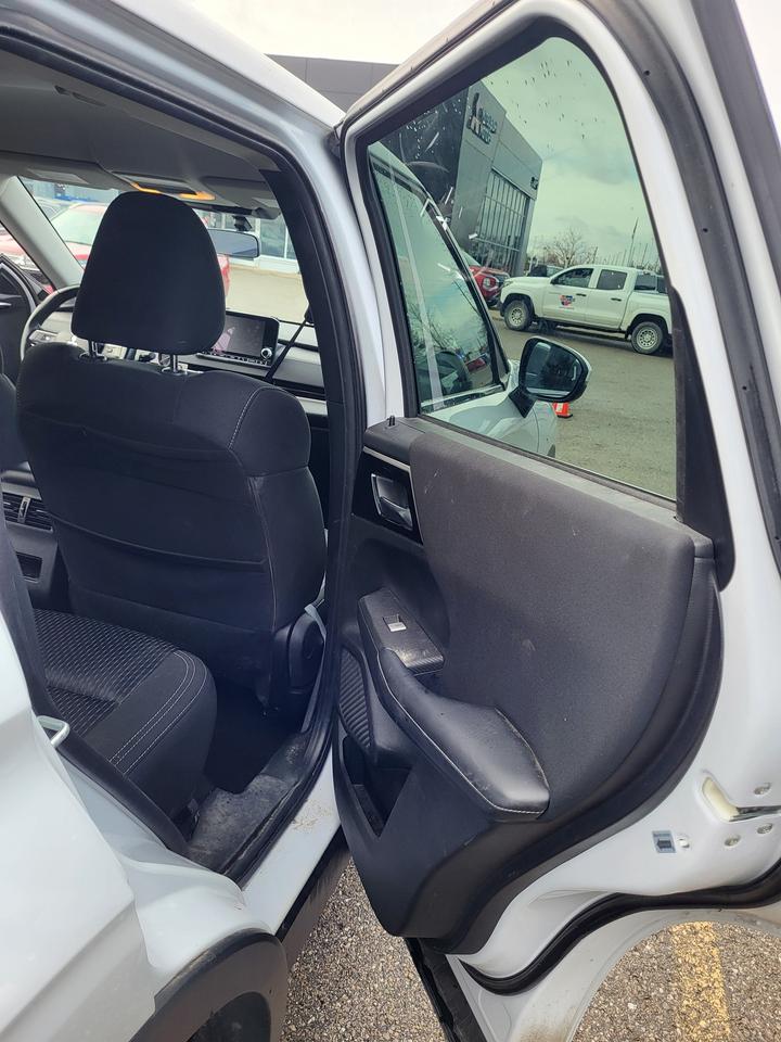 2022 Mitsubishi Outlander ES S-AWC Photo