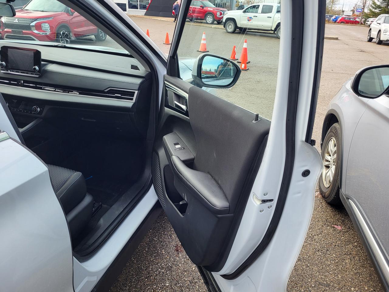 2022 Mitsubishi Outlander ES S-AWC Photo